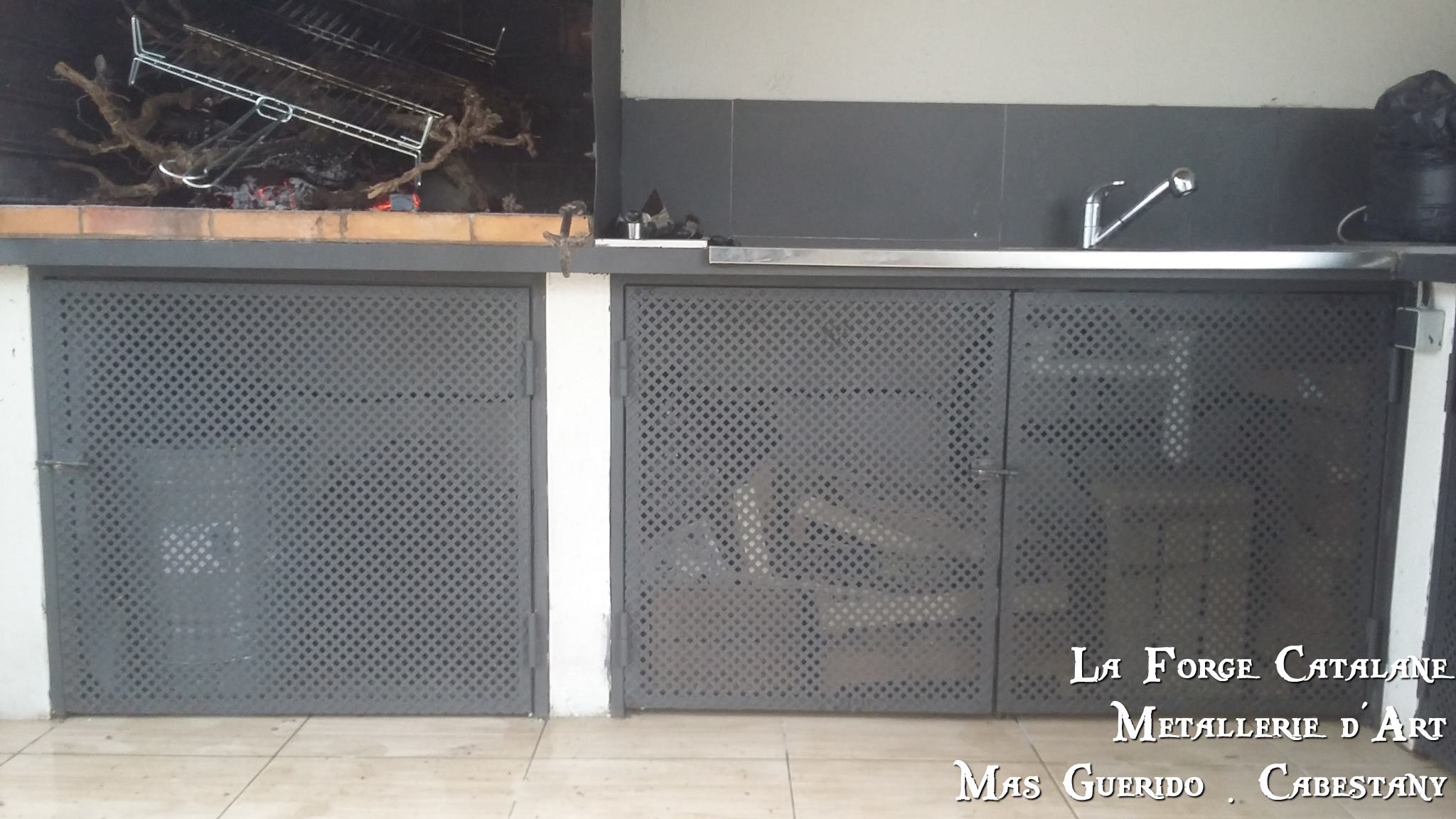 Portes sous barbecue tole perforee fer la forge catalane cabestany (2) - 250KB.jpg